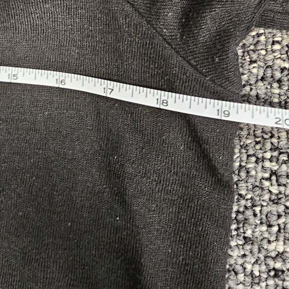 BUNDLE OF 2- Short Sleeve Sweaters- Sz Large - Picture 7 of 8